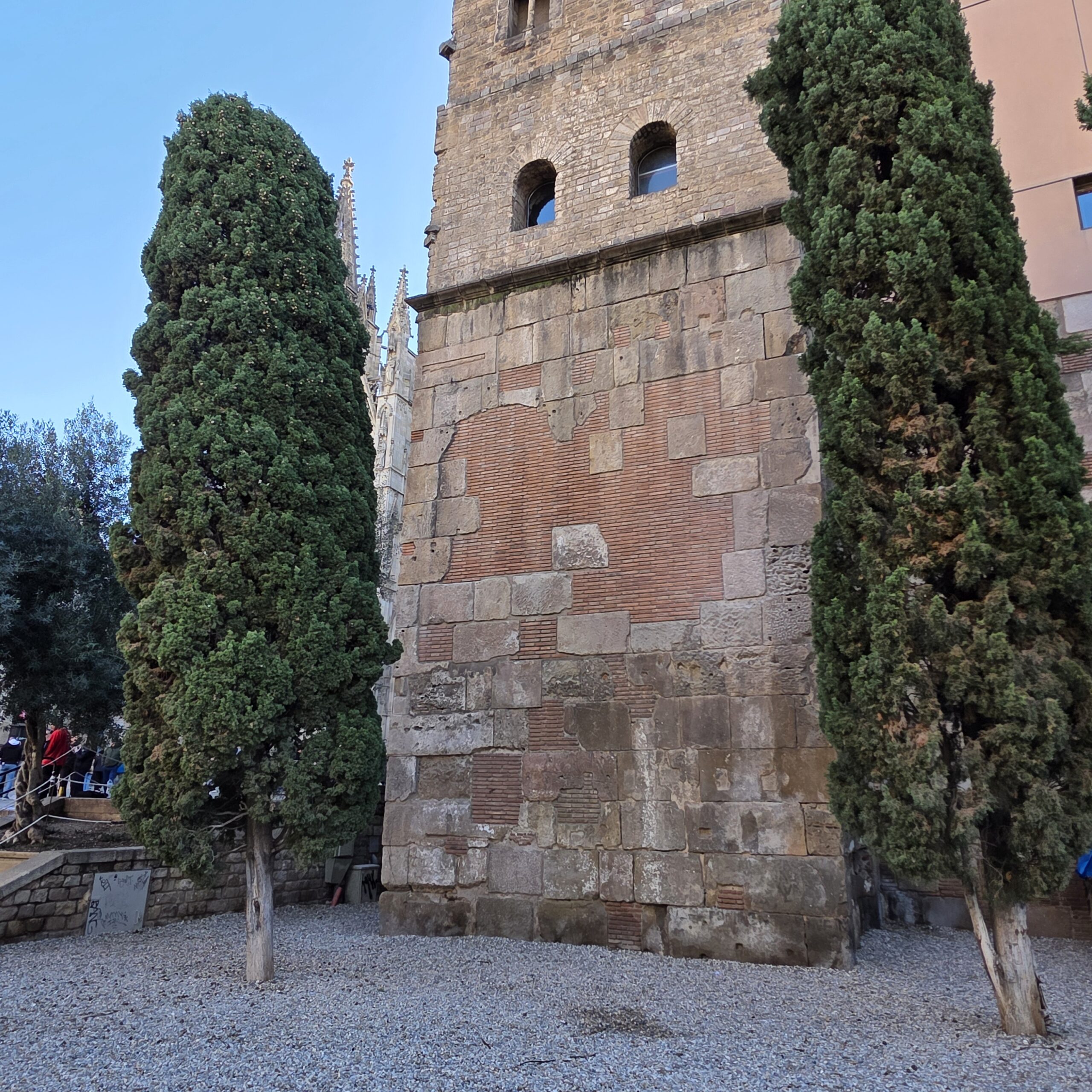 Tram de muralla a la Plaça Nova