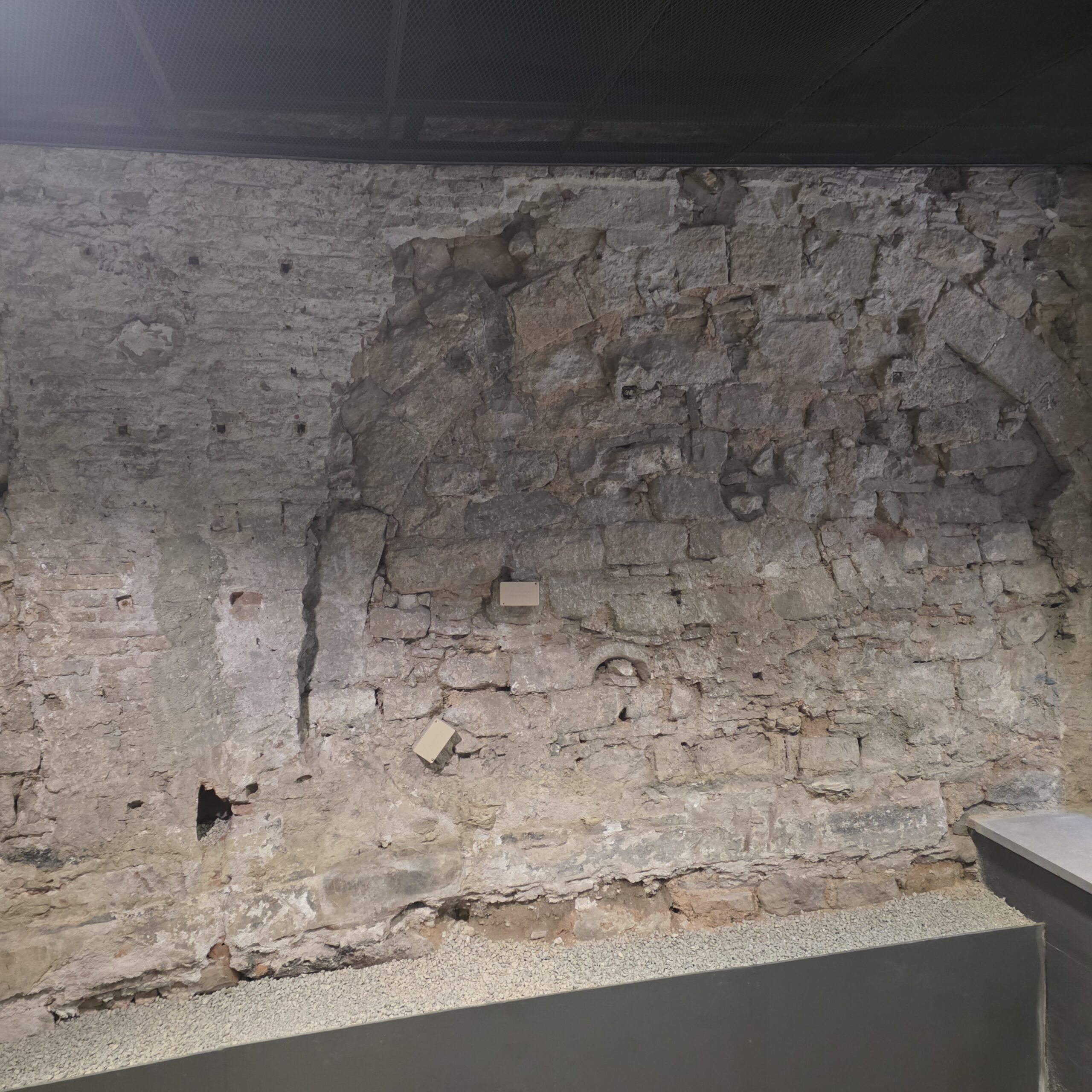 Muralla Romana al Pati Llimona