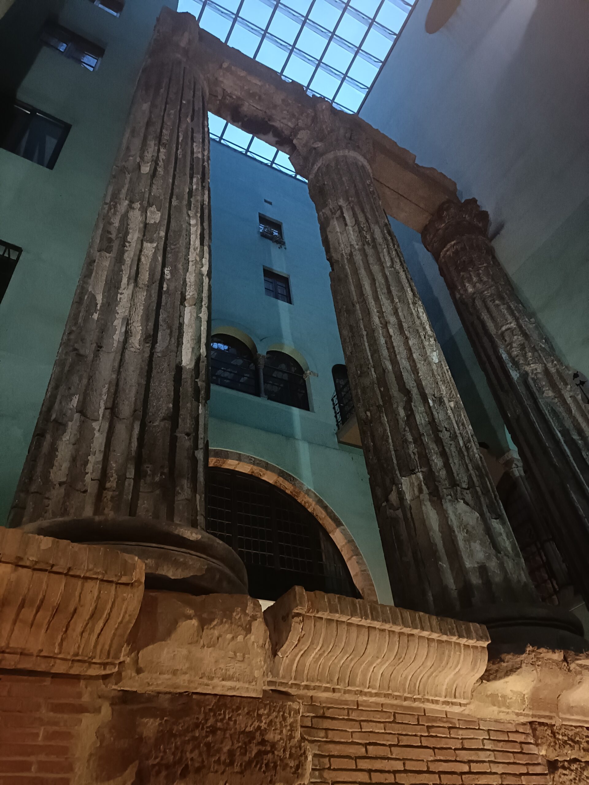 Columnes Temple d'August