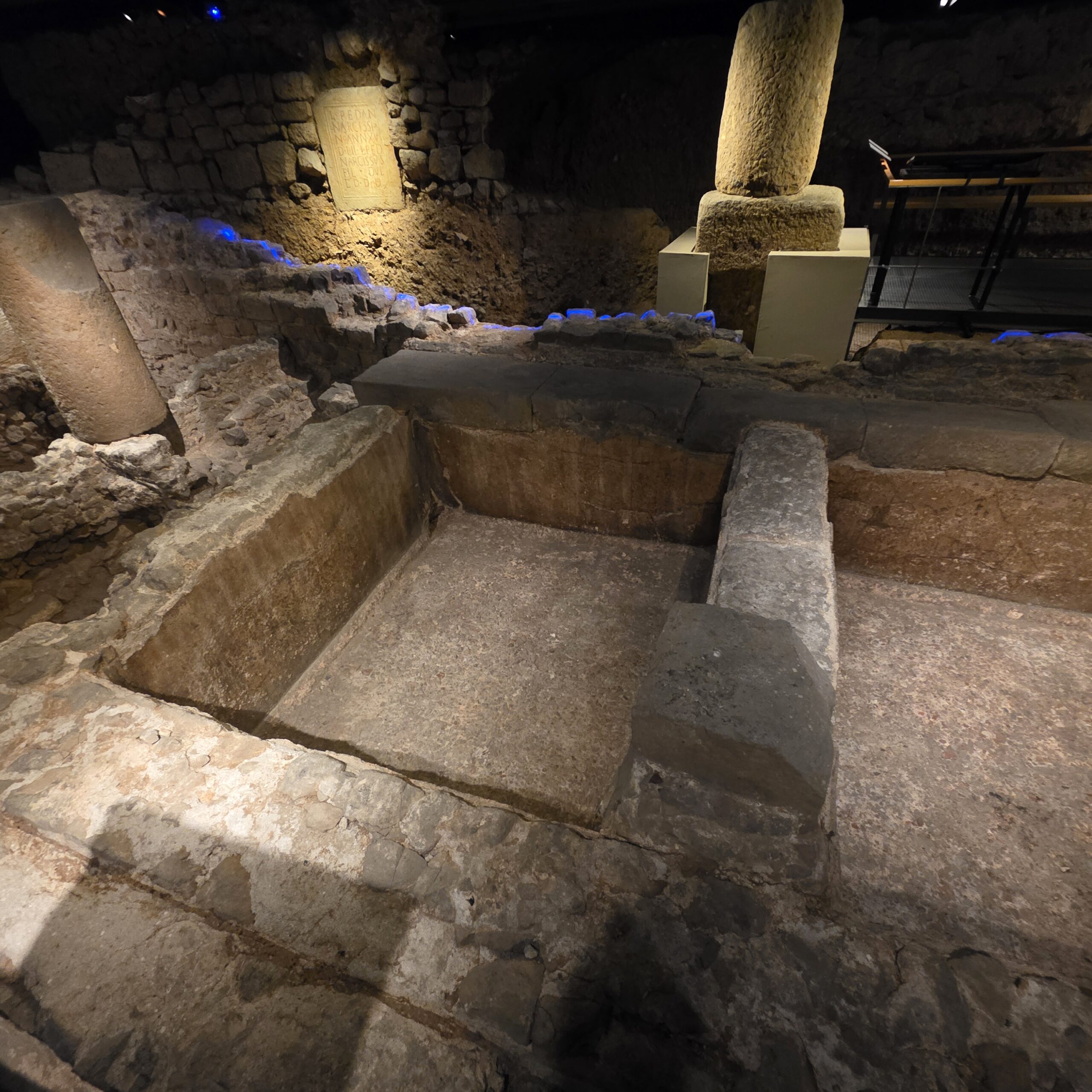 Restes MUHBA plaça del rei